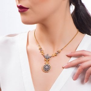 2,90 Karat Pırlanta Çiçek Figürlü Kolye