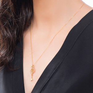 0,11 Karat Pırlanta Anahtar Kolye