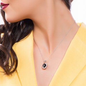 0,81 Karat Pırlanta Safir Kolye