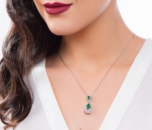 1,10 Karat Pırlanta Damla Zümrüt Kolye