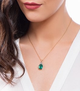 0,35 Karat Prenses Kesim Pırlanta Zümrüt Kolye