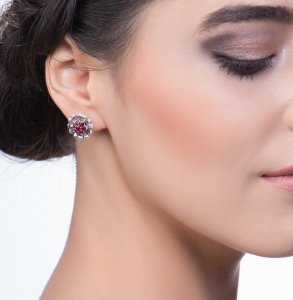 0,18 Karat Pırlanta Çiçek Yakut Küpe