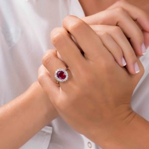0,65 Karat Pırlanta Yakut Yüzük