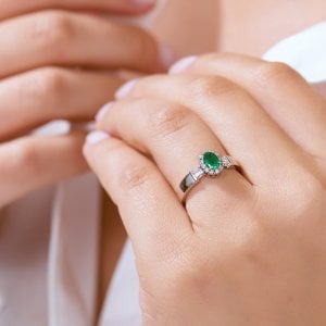 0,25 Karat Pırlanta Zümrüt Yüzük