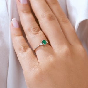 0,10 Karat Pırlanta Zümrüt Yüzük